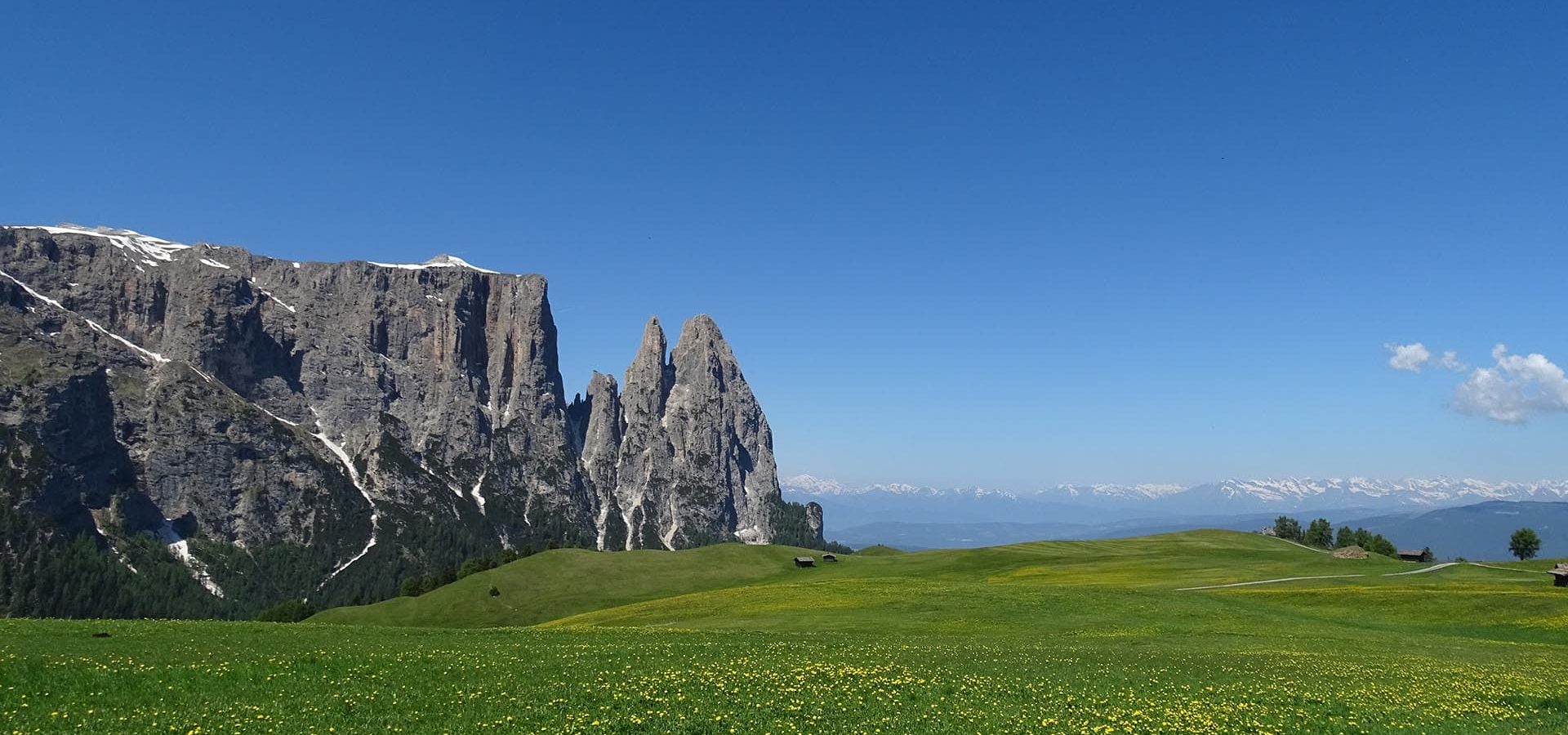 almhuette in suedtirol auf der seiser alm