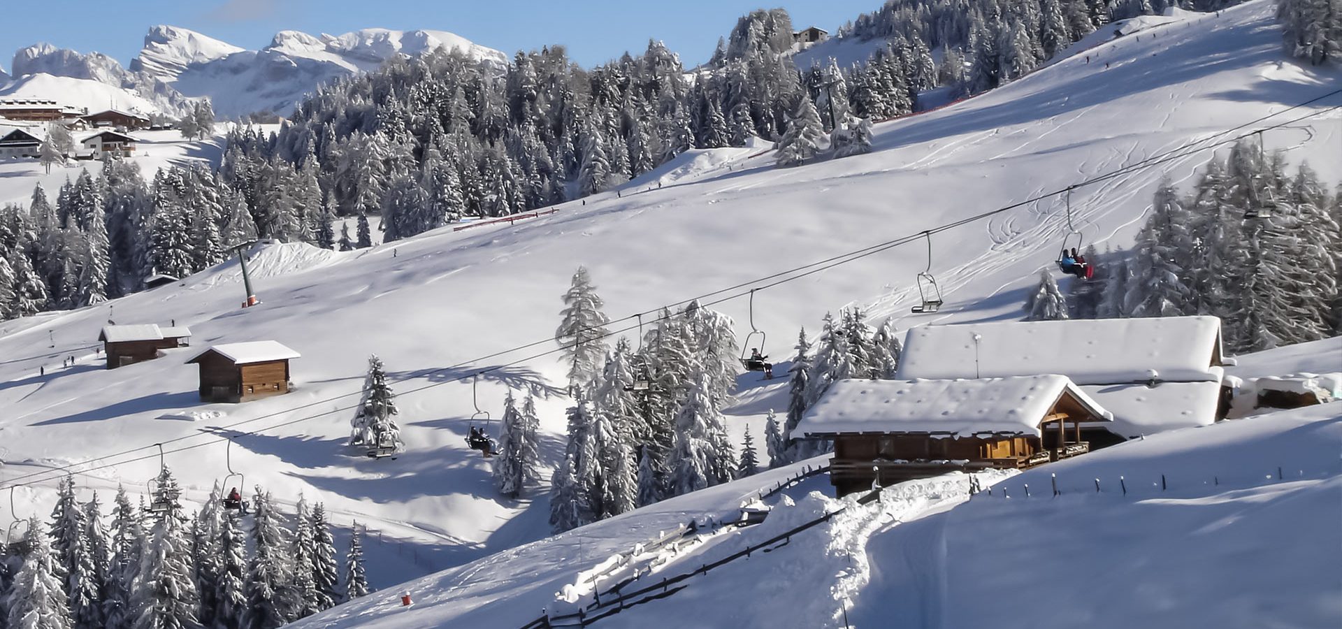 almhuette in suedtirol auf der seiser alm