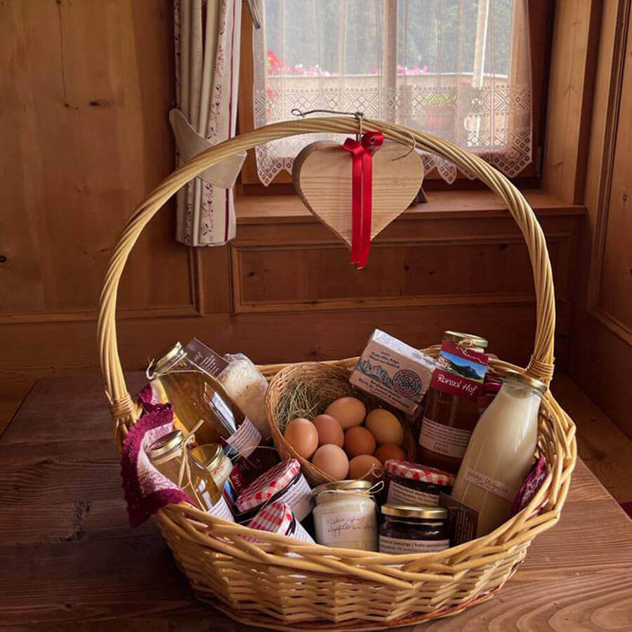 farm products breakfast basket